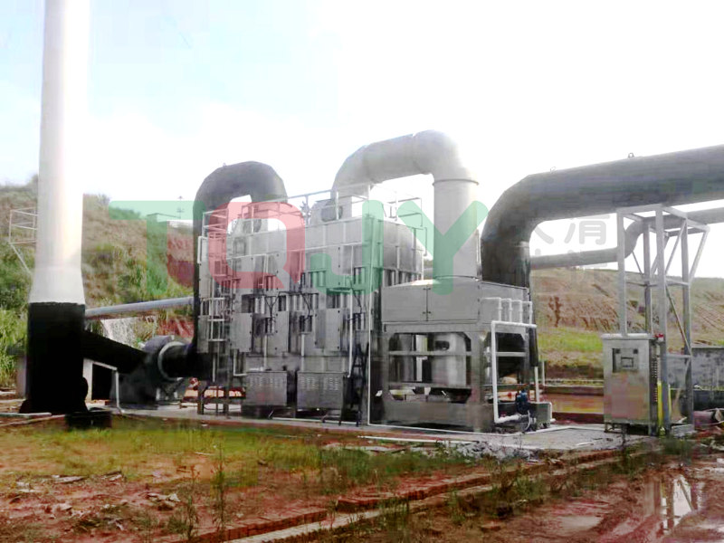 江西废旧论坛炼油厂废气.jpg